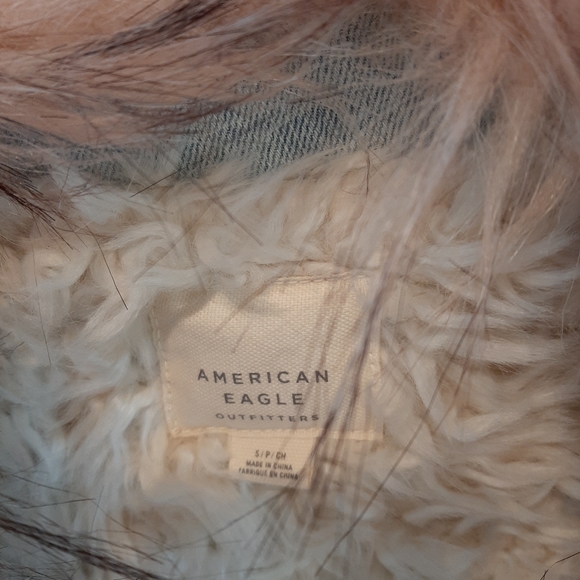 American Eagle Jean Jacket with Faux Pink Fur - Picture 10 of 10